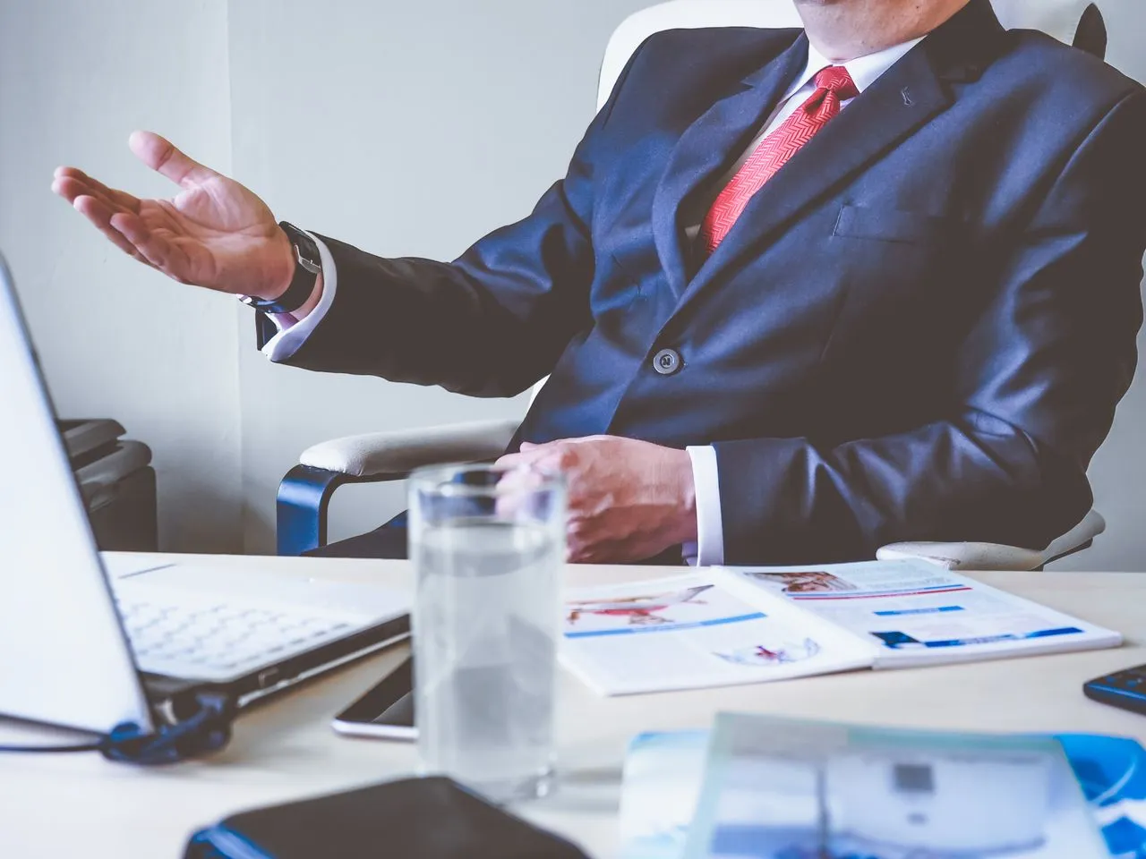 Transparent communication during a digital project